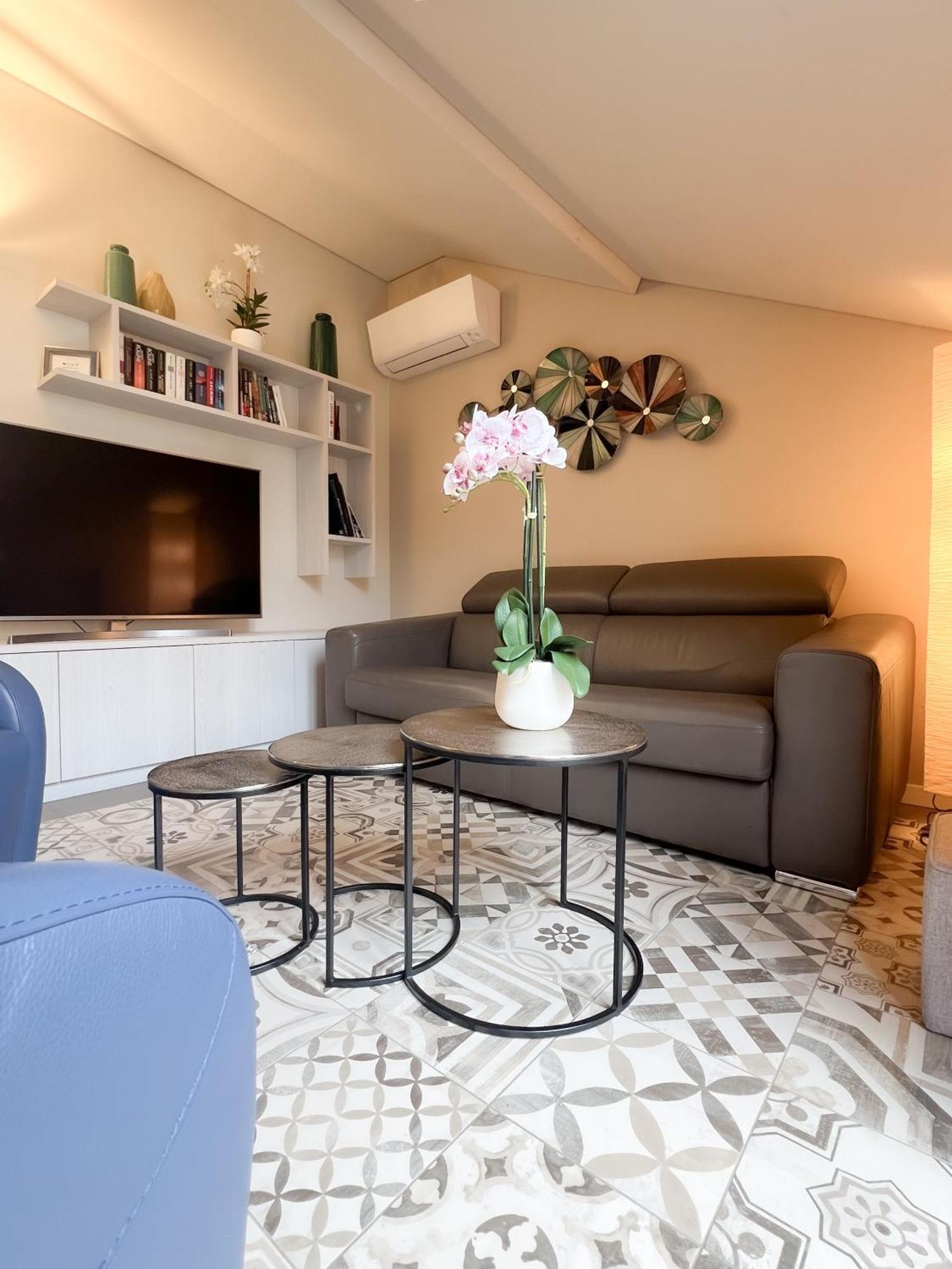 Comecasa 10 Minutes Walk From Duomo 2 Bedroom Apartment Милан Экстерьер фото