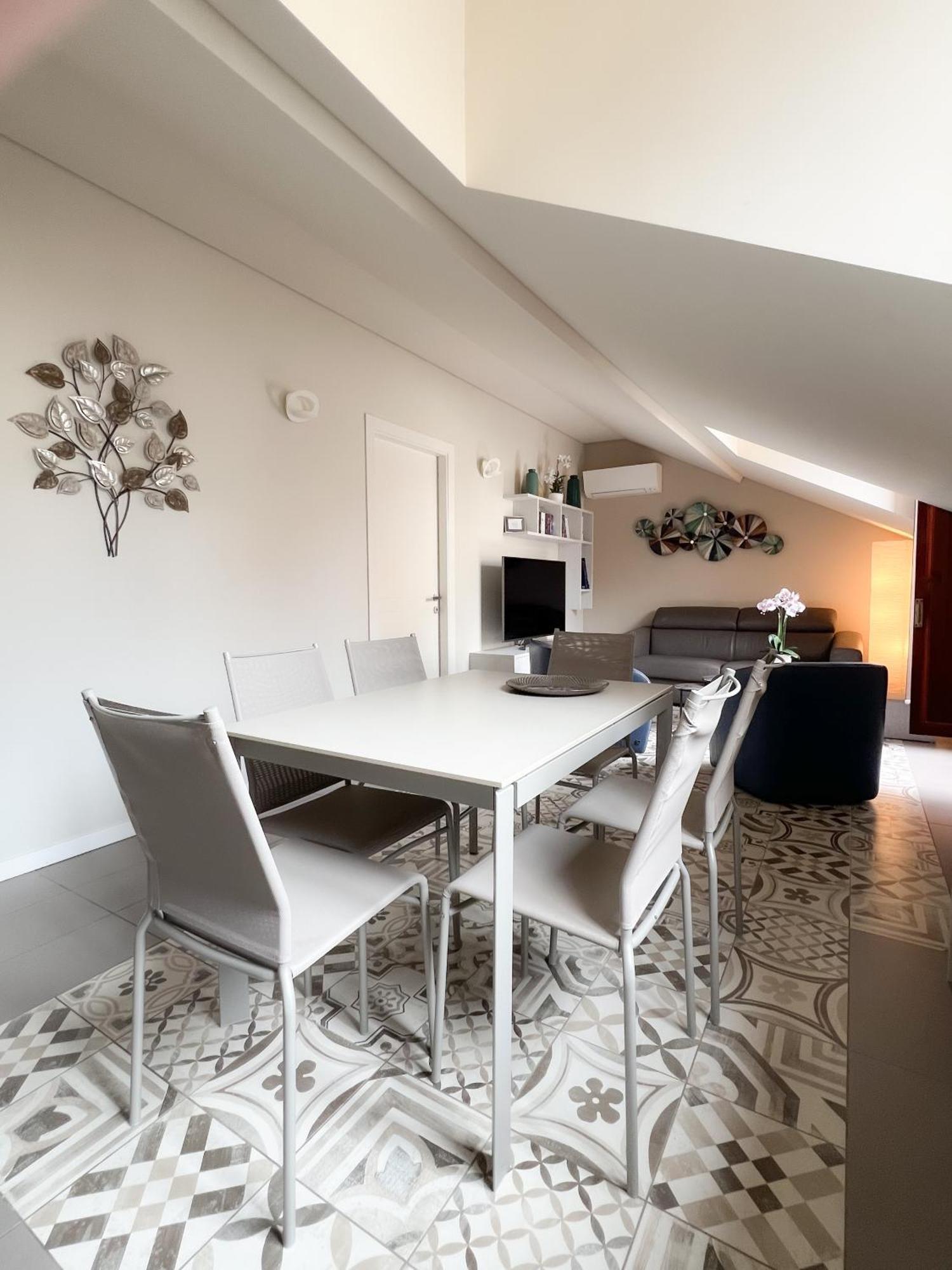 Comecasa 10 Minutes Walk From Duomo 2 Bedroom Apartment Милан Экстерьер фото