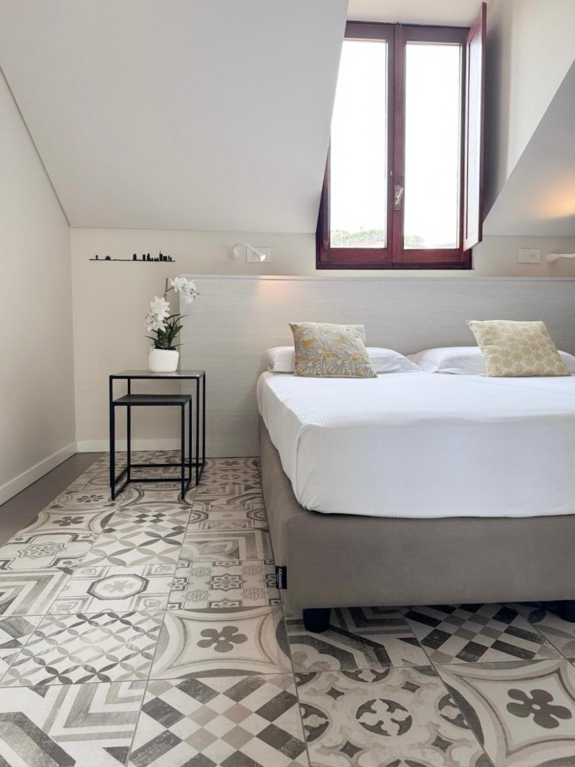 Comecasa 10 Minutes Walk From Duomo 2 Bedroom Apartment Милан Экстерьер фото